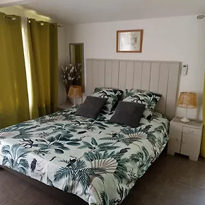 D'hote - Mas Le Barret Bed & Breakfast Arles