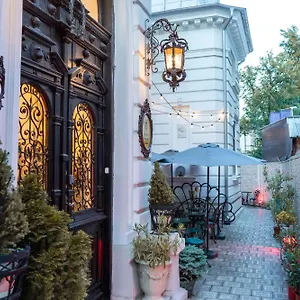 Conacul Coroanei Luxury Boutique Hotel